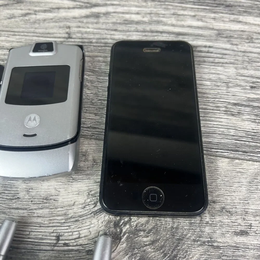 Lot of 6 Various Cell Phones Apple Samsung Motorola UNTESTED AS-IS PARTS REPAIR
